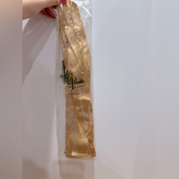 Vintage Kay gloves champagne Gold Satin Gloves 1950s/60s made in Germany - Picture 3 of 7